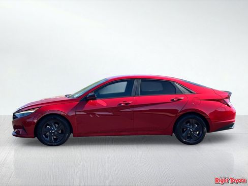 Used 2021 Hyundai Elantra SEL FWD image 2
