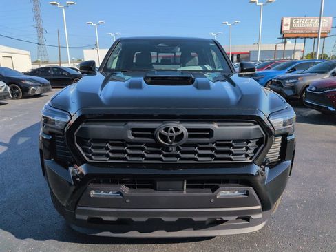 Used 2024 Toyota Tacoma TRD Sport w/ TRD Sport Premium Package AWD/4WD image 8