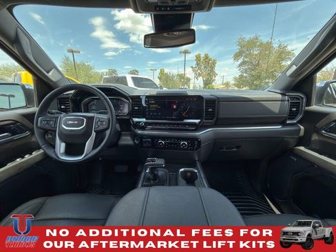 Used 2024 GMC Sierra 1500 SLT w/ SLT Premium Plus Package AWD/4WD image 32