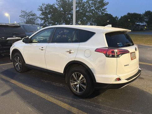 Used 2018 Toyota RAV4 XLE FWD image 4