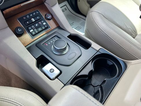 Used 2015 Land Rover LR4 HSE LUX AWD/4WD image 18