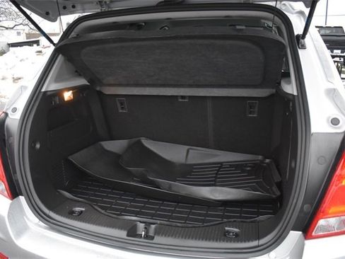 Used 2019 Chevrolet Trax LT w/ LT Convenience Package image 16