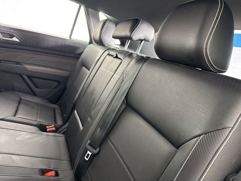 Used 2023 Volkswagen Atlas Cross Sport SE image 13