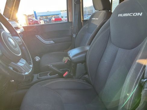 Used 2015 Jeep Wrangler Unlimited Rubicon w/ Dual Top Group image 8