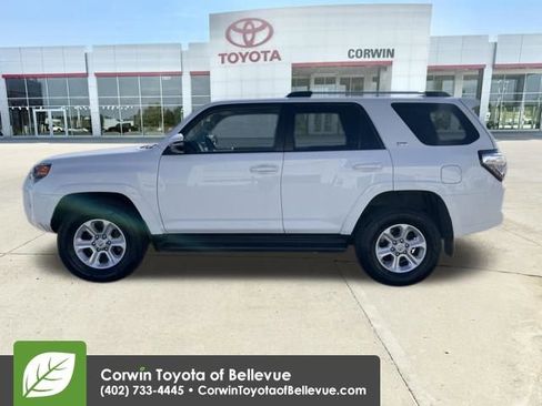 Used 2024 Toyota 4Runner SR5 Premium image 2