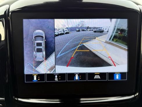 Used 2023 Chevrolet Traverse RS image 12