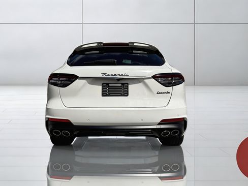 Used 2024 Maserati Levante Modena Ultima AWD/4WD image 8