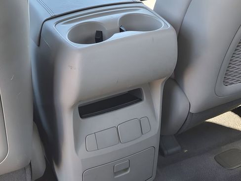 Used 2021 Kia Sedona LX image 26