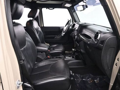 Used 2018 Jeep Wrangler Unlimited Altitude image 20