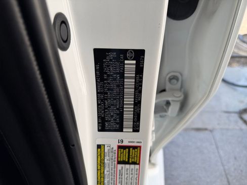 Used 2025 Toyota Camry LE image 28