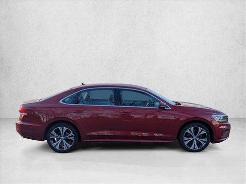 Used 2021 Volkswagen Passat 2.0T SE image 4