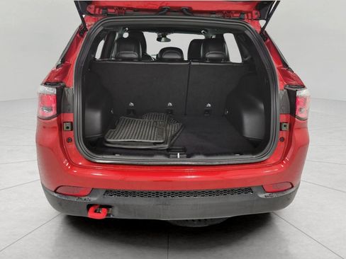 Used 2025 Jeep Compass Trailhawk AWD/4WD image 42