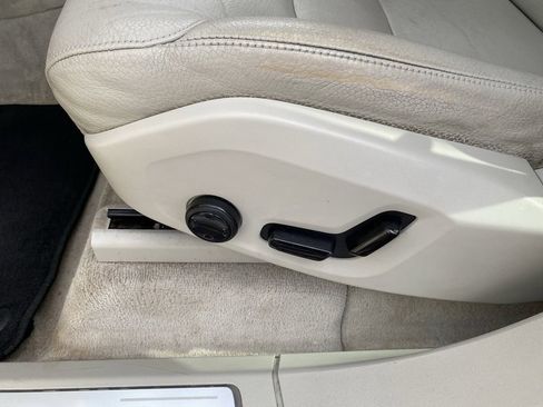 Used 2016 Volvo XC90 T6 Momentum w/ Momentum Plus Package image 21