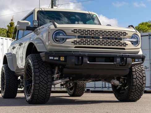 New 2025 Ford Bronco Badlands AWD/4WD image 2