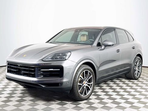 Used 2025 Porsche Cayenne S AWD/4WD image 1