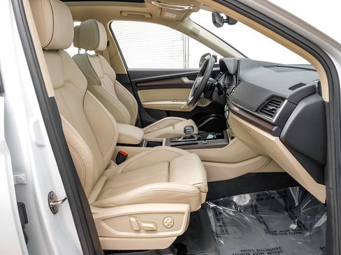 Used 2021 Audi Q5 Prestige w/ Prestige Package image 32