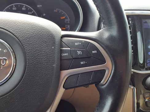 Used 2020 Jeep Grand Cherokee Limited AWD/4WD image 14