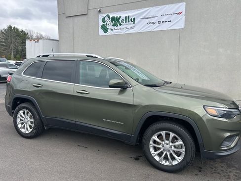Used 2019 Jeep Cherokee Latitude w/ Popular Appearance Group image 3