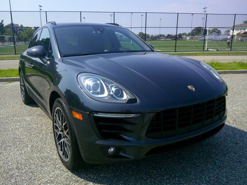 Used 2018 Porsche Macan AWD/4WD image 14