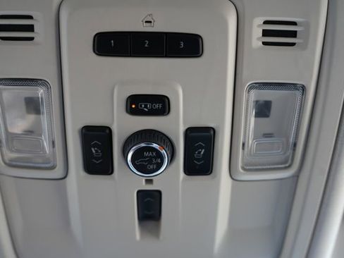 Used 2023 GMC Yukon XL Denali image 33