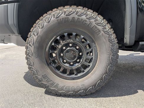 New 2025 GMC Sierra 2500 AT4X w/ AT4X AEV Edition image 8