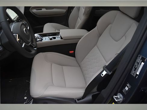New 2026 Volvo XC90 B6 Plus AWD/4WD image 10