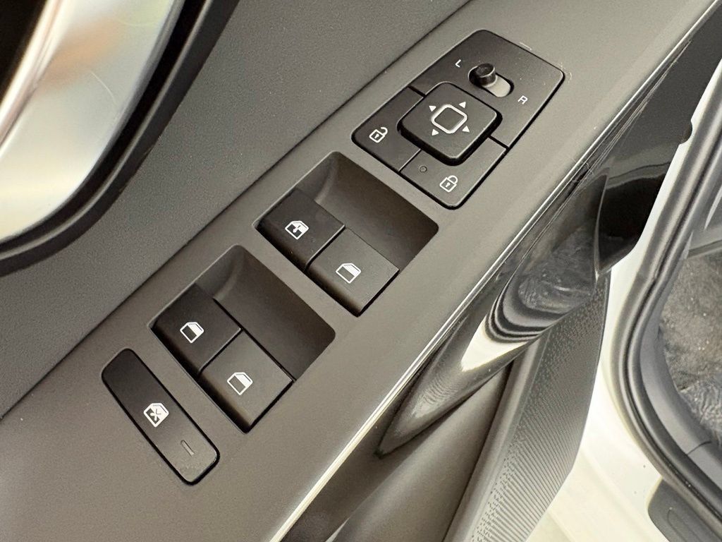 New 2026 Kia Niro EX FWD image 20