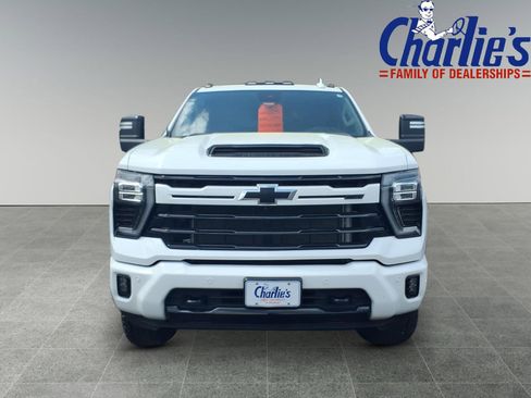 Used 2024 Chevrolet Silverado 2500 LTZ w/ LTZ Plus Package AWD/4WD image 2