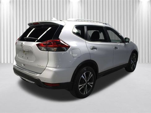 Used 2020 Nissan Rogue SV w/ Premium Package AWD/4WD image 3