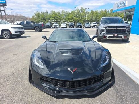 Used 2015 Chevrolet Corvette Z06 w/ 3LZ Preferred Equipment Group image 8