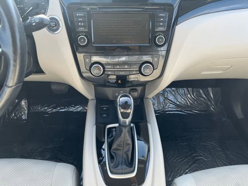 Used 2019 Nissan Rogue Sport SV w/ Technology Package image 11