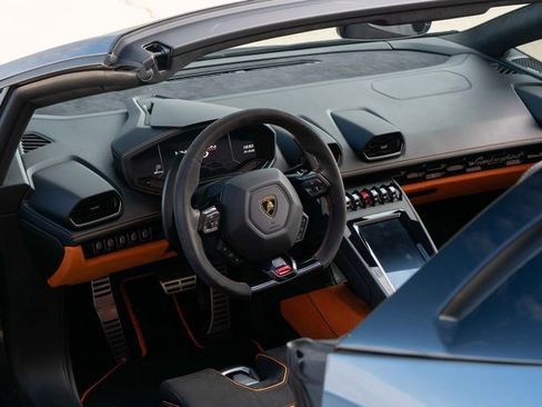 Used 2024 Lamborghini Huracan EVO image 37