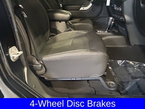 Used 2017 Jeep Wrangler Unlimited Sahara w/ Max Tow Package image 20