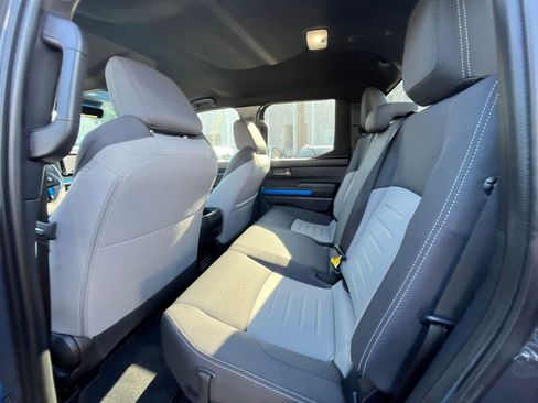 Used 2025 Toyota Tacoma TRD Off-Road image 23