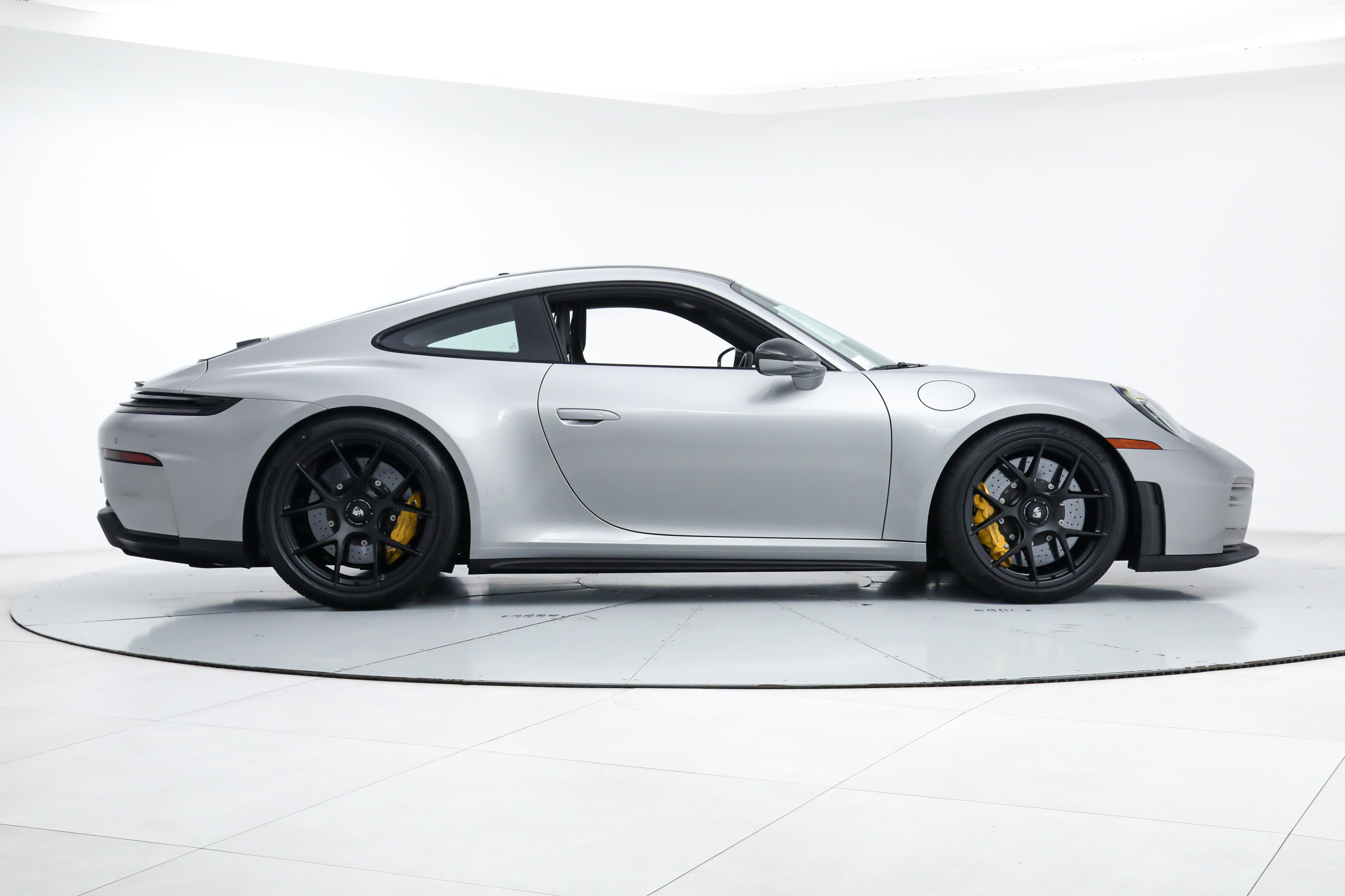 Used 2026 Porsche 911 GT3 RWD image 6