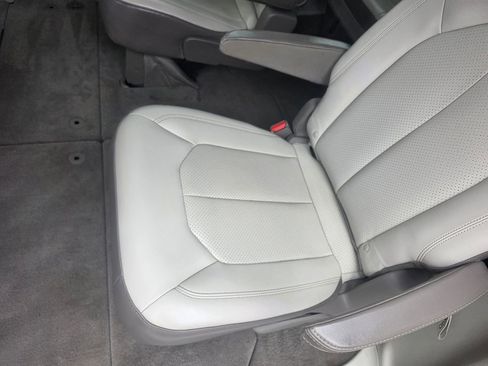 Used 2021 Chrysler Voyager Lxi FWD image 21