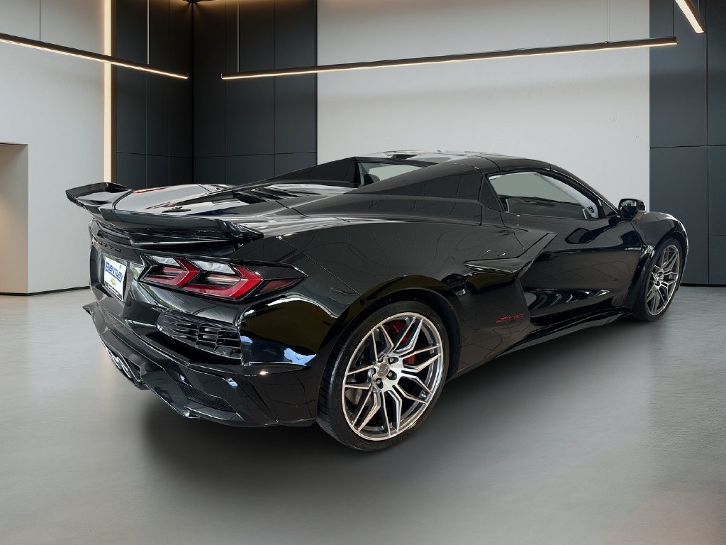 Used 2023 Chevrolet Corvette Z06 w/ Stealth Interior Trim Package RWD image 6