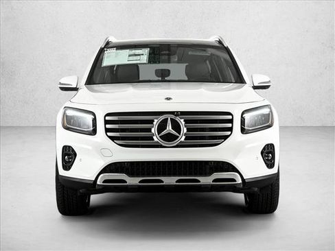 Used 2026 Mercedes-Benz GLB 250 4MATIC image 2
