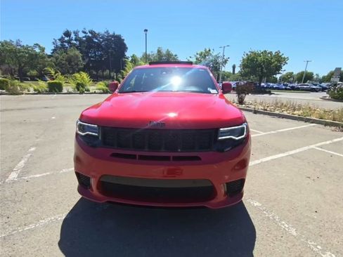 Used 2018 Jeep Grand Cherokee Trackhawk AWD/4WD image 2