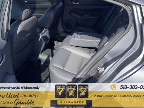 Used 2021 Nissan Altima 2.5 SR w/ SR Premium Package image 13