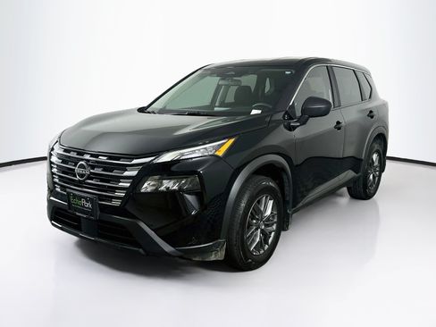 Used 2025 Nissan Rogue S FWD image 3