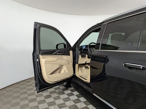 Certified 2023 Cadillac Escalade ESV Premium Luxury image 15
