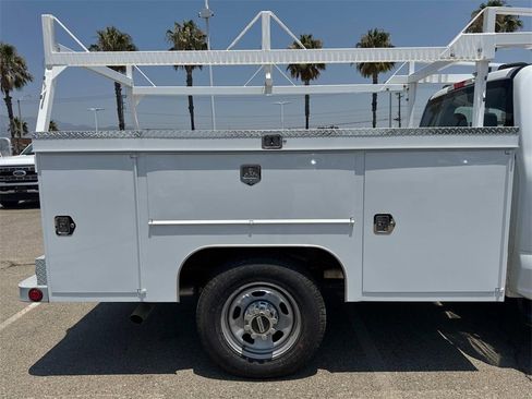 New 2025 Ford F350 XL w/ XL Chrome Package image 18