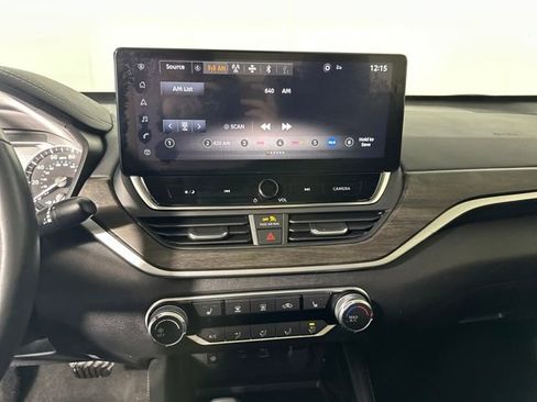 Used 2023 Nissan Altima 2.5 SV w/ SV Premium Package image 21