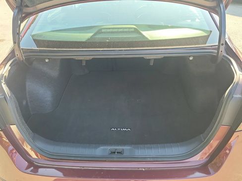 Used 2025 Nissan Altima 2.5 SV FWD image 7