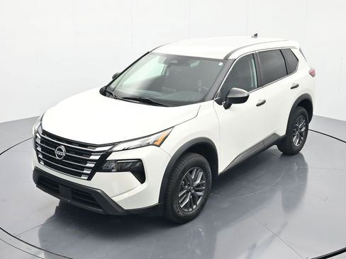 Used 2024 Nissan Rogue S FWD image 28