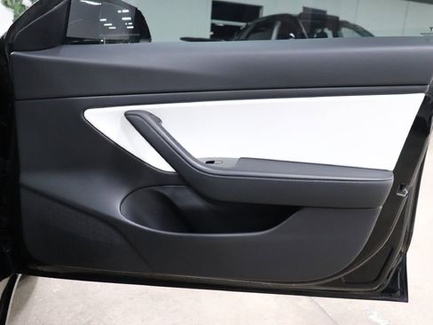 Used 2020 Tesla Model 3 Standard Range Plus image 23