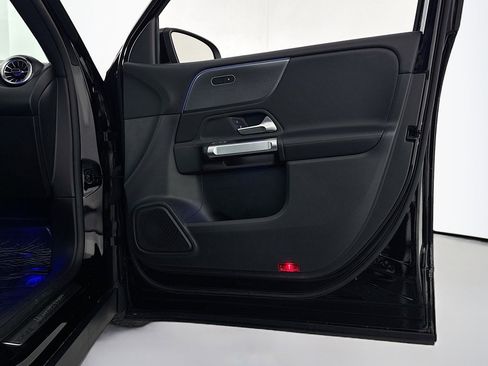 Certified 2022 Mercedes-Benz GLB 250 image 24