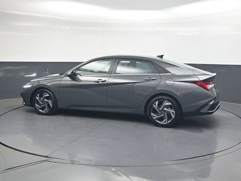 Used 2025 Hyundai Elantra Limited FWD image 7