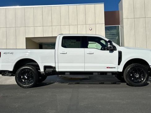 New 2026 Ford F250 Lariat w/ Black Appearance Package AWD/4WD image 2